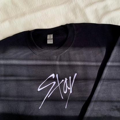 SWEAT-SHIRT UNISEXE BRODÉ « STAY » SKZ