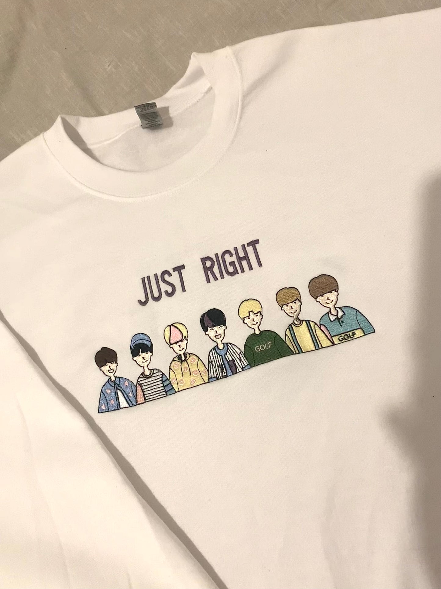 GOT7 JUST RIGHT SWEATSHIRT MIT CARTOON-BESTICKUNG